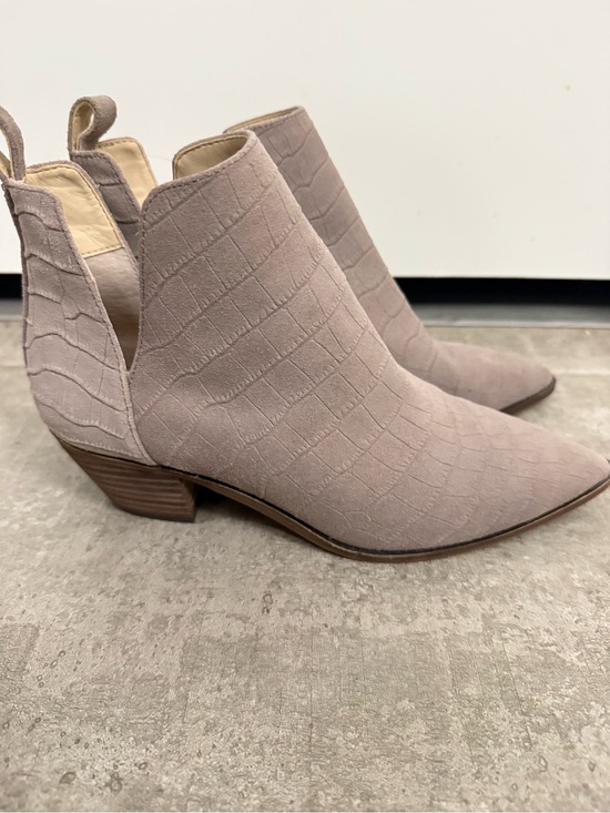 Sole Society Shoes - Sole Society Taupe Croc-Textured Pointed Ankle Booties